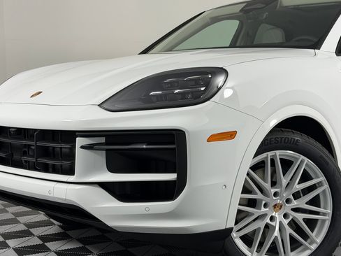 Certified 2026 Porsche Cayenne Coupe AWD/4WD image 11