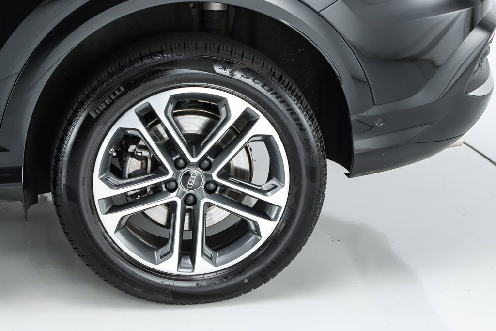 Used 2025 Audi Q5 Premium AWD/4WD image 10