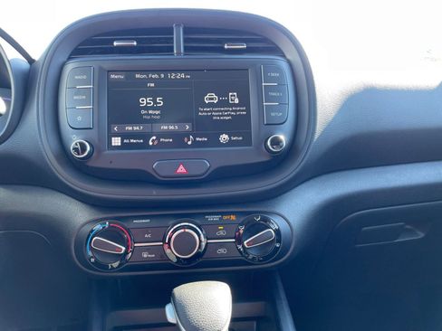 Used 2025 Kia Soul LX w/ LX Technology Package image 17