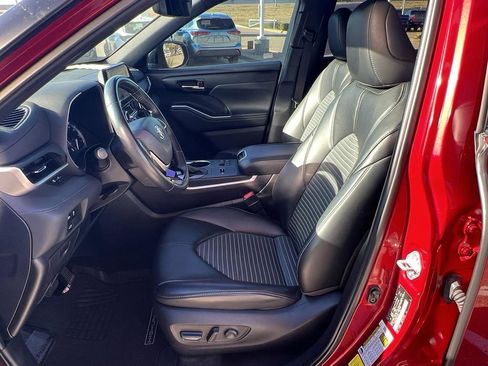 Used 2024 Toyota Highlander XSE image 31