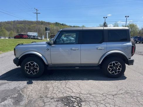 Used 2024 Ford Bronco Outer Banks AWD/4WD image 9