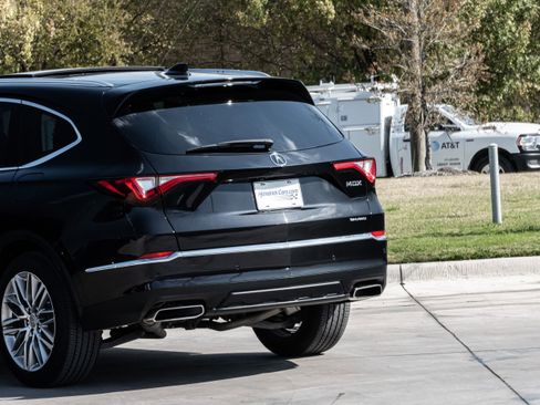 Used 2024 Acura MDX SH-AWD w/ Advance Package image 6