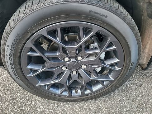 Used 2025 Jeep Grand Cherokee Summit image 3