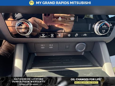 New 2026 Mitsubishi Outlander SE AWD/4WD image 23