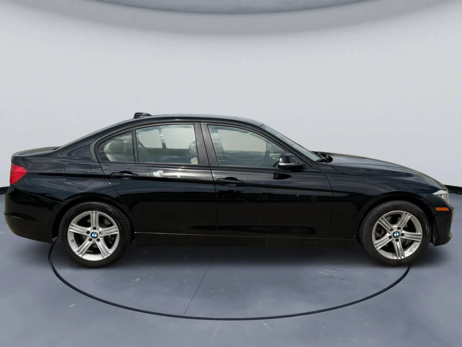 Used 2015 BMW 320i Sedan RWD image 10