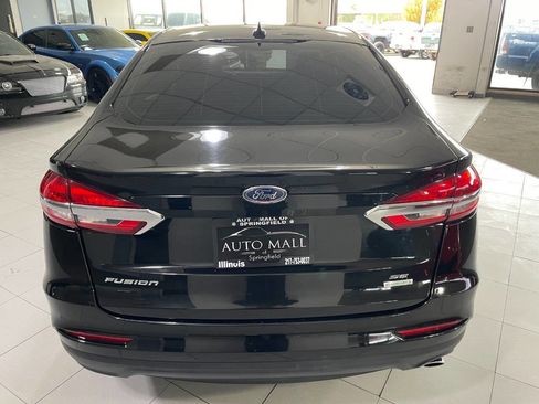 Used 2020 Ford Fusion SE image 6