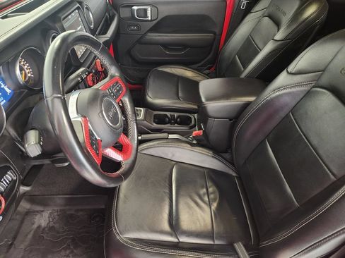Used 2020 Jeep Gladiator Overland AWD/4WD image 13