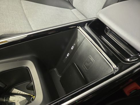 Used 2024 Volkswagen ID.4 2WD image 27