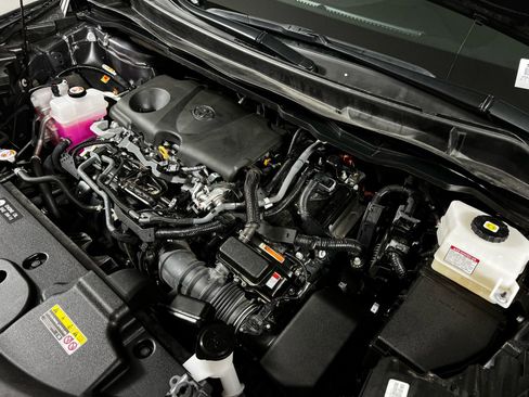 Used 2025 Toyota Sienna XLE w/ XLE Plus Package image 11