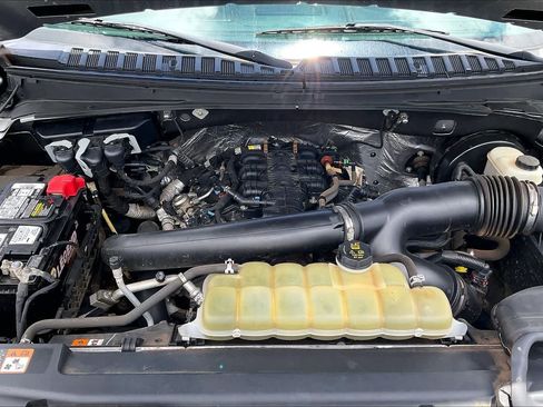 Used 2021 Ford Expedition Limited AWD/4WD image 9