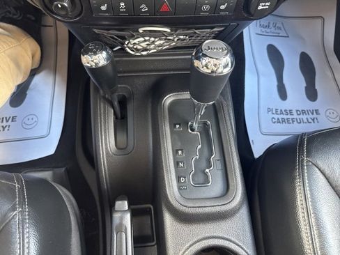 Certified 2016 Jeep Wrangler Unlimited Sahara w/ Connectivity Group image 19