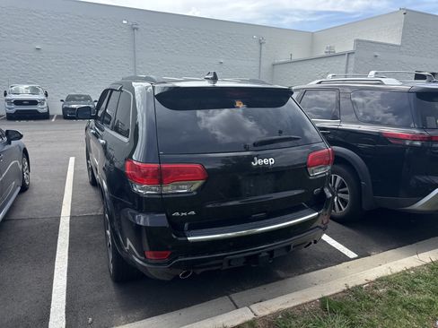 Used 2020 Jeep Grand Cherokee Overland AWD/4WD image 9