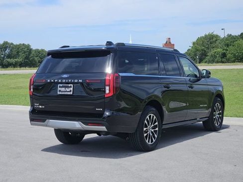 Used 2025 Ford Expedition Max Platinum AWD/4WD image 7