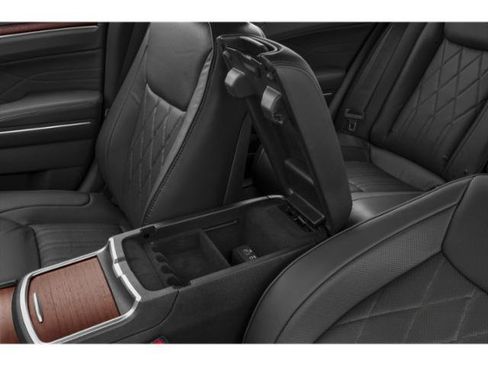 Used 2018 Chrysler 300 C w/ Safetytec Plus Group RWD image 18