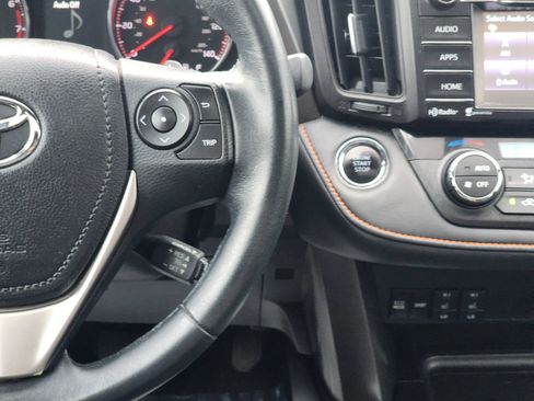 Used 2016 Toyota RAV4 SE image 13