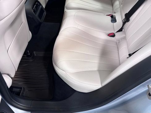 Certified 2025 Mercedes-Benz E 350 4MATIC Sedan image 21