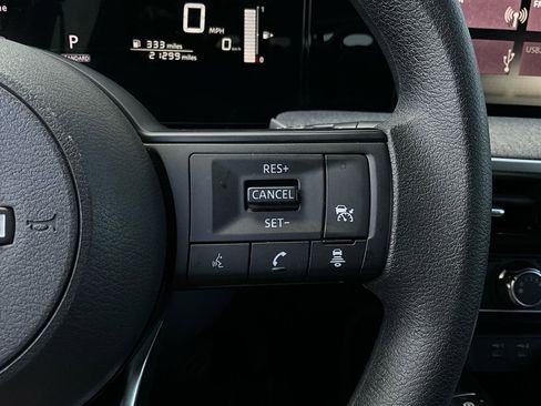 Used 2025 Nissan Kicks SV image 31