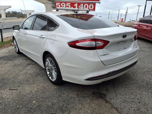 Used 2015 Ford Fusion SE w/ Equipment Group 202A FWD image 4