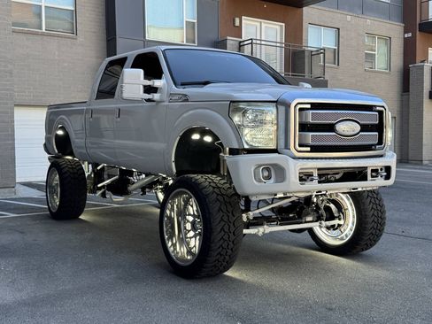 Used 2013 Ford F250 Platinum AWD/4WD image 13