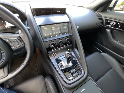 Used 2023 Jaguar F-TYPE Coupe RWD image 15
