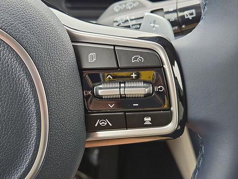 New 2026 Kia Carnival EX image 31