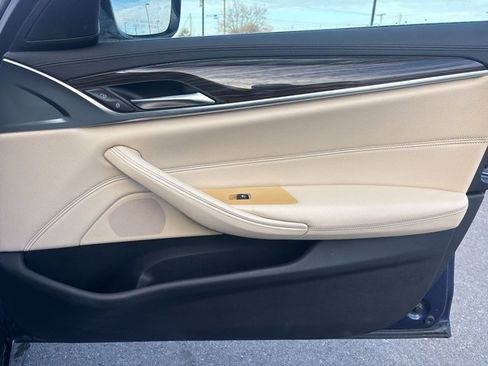 Used 2018 BMW 530i xDrive image 11