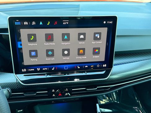 Used 2025 Volkswagen Golf R Black Edition image 31