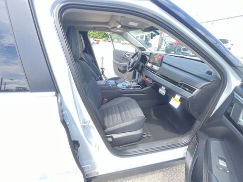 New 2025 Mitsubishi Outlander SE image 25