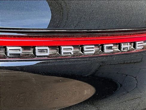 Certified 2026 Porsche Macan AWD/4WD image 33