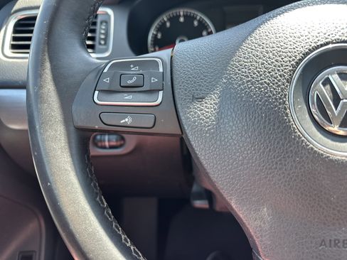Used 2014 Volkswagen Jetta SEL FWD image 18