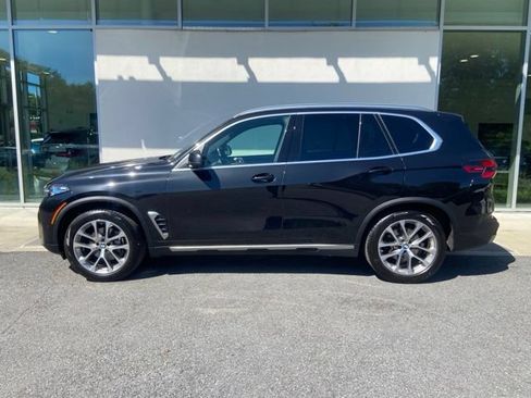 Used 2024 BMW X5 xDrive40i w/ Premium Package AWD/4WD image 2
