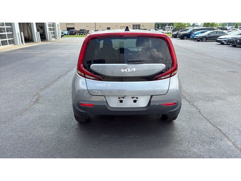 Used 2022 Kia Soul LX FWD image 5