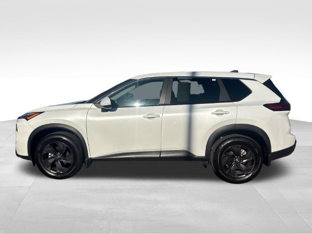 Certified 2026 Nissan Rogue SV AWD/4WD image 3