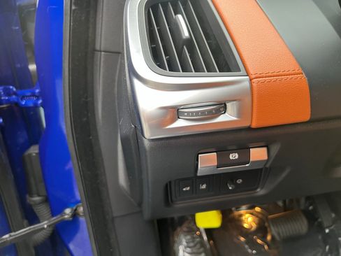 Used 2020 Jaguar E-PACE SE image 15