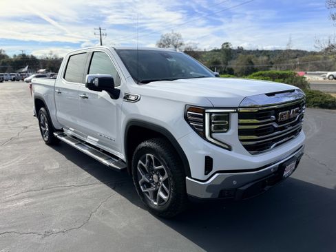 New 2026 GMC Sierra 1500 SLT w/ SLT Premium Package image 3