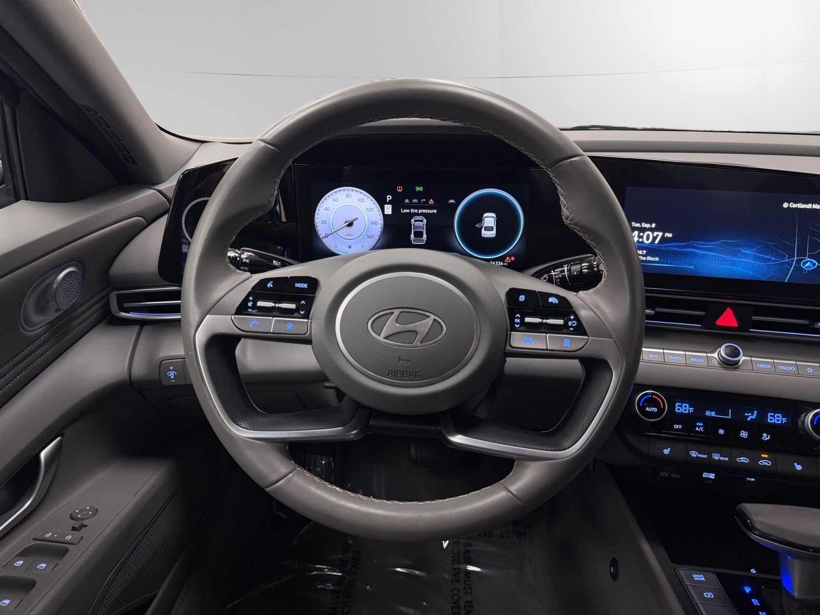 Certified 2024 Hyundai Elantra SEL w/ Convenience Package FWD image 12