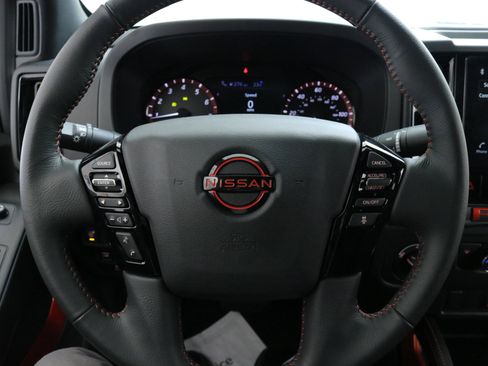 Used 2025 Nissan Frontier PRO-4X image 15