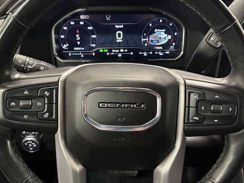 Used 2025 GMC Sierra 2500 Denali w/ Technology Package image 18