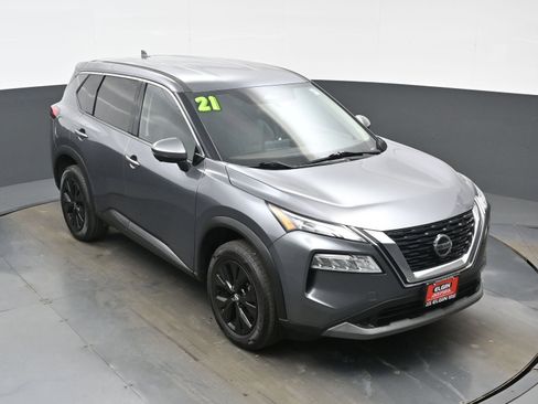 Used 2021 Nissan Rogue SV image 40