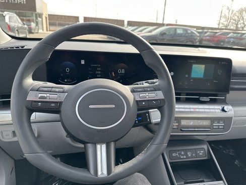 Used 2025 Hyundai Kona Limited image 38