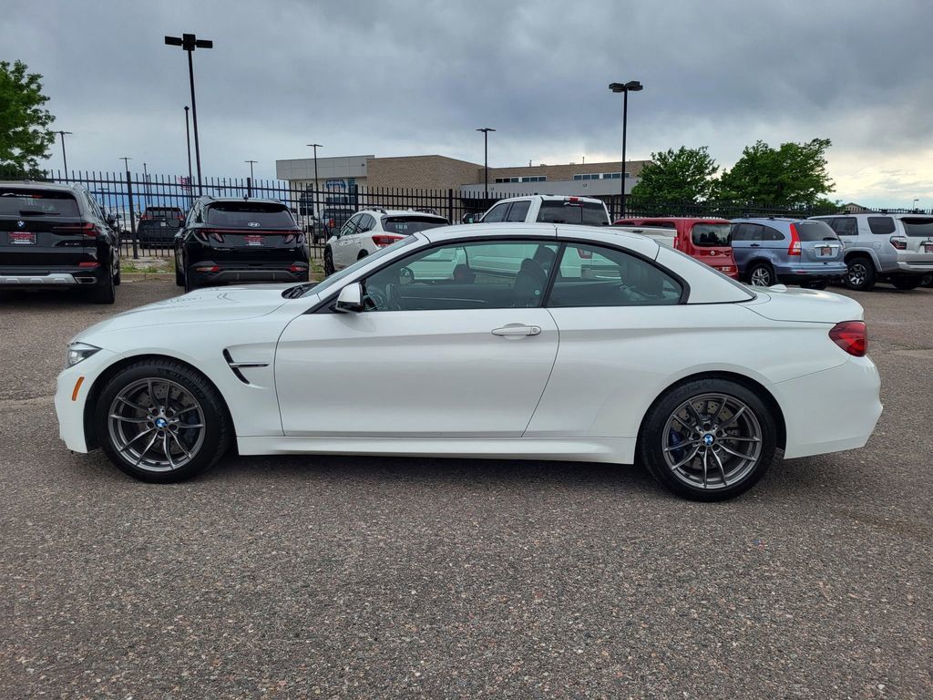 Used 2020 BMW M4 Convertible RWD image 5