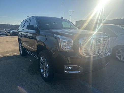 Used 2016 GMC Yukon Denali w/ Open Road Package image 3