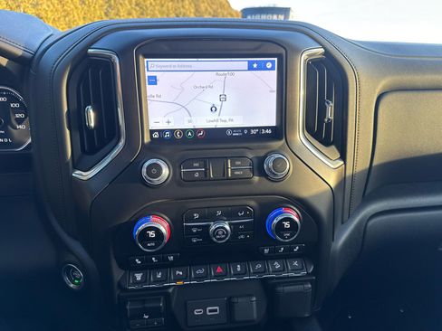 Used 2022 GMC Sierra 2500 AT4 w/ AT4 Premium Plus Package image 19