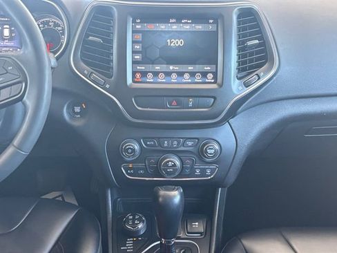 Used 2022 Jeep Cherokee Trailhawk w/ Trailer Tow Group AWD/4WD image 4