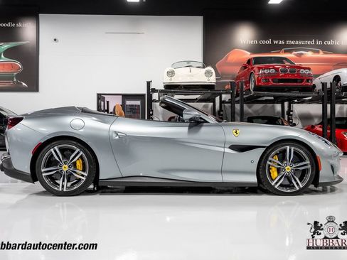 Used 2019 Ferrari Portofino RWD image 9