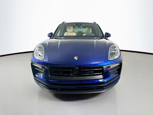 Certified 2023 Porsche Macan image 6