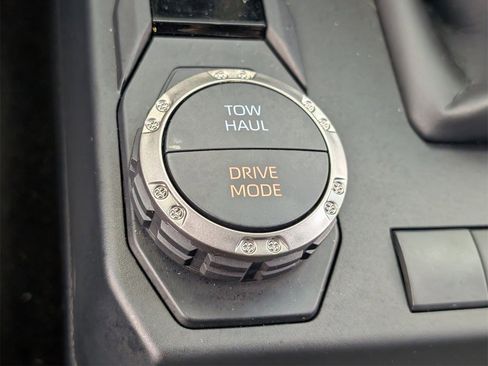 Used 2025 Toyota 4Runner Limited image 19