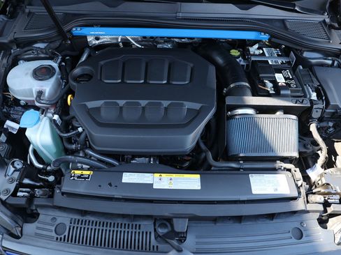 Used 2023 Volkswagen Golf R 2.0T image 23