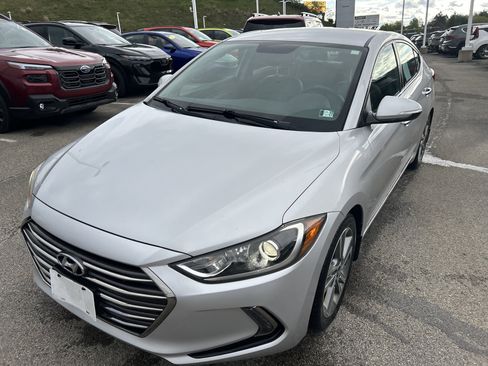 Used 2017 Hyundai Elantra Limited FWD image 13