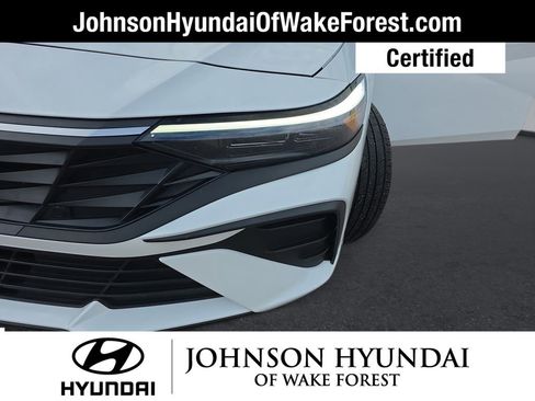 Certified 2025 Hyundai Elantra SEL image 37